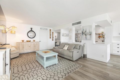Condominio en venta en Riviera Beach, Florida, 2 dormitorios, 123.56 m2 № 2087761 - foto 5