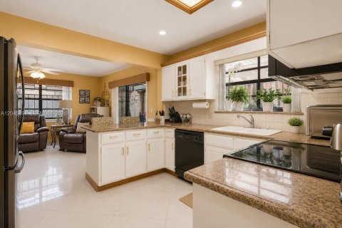 Купить виллу или дом в Майами, Флорида 3 спальни, 162.02м2, № 2145893 - фото 5