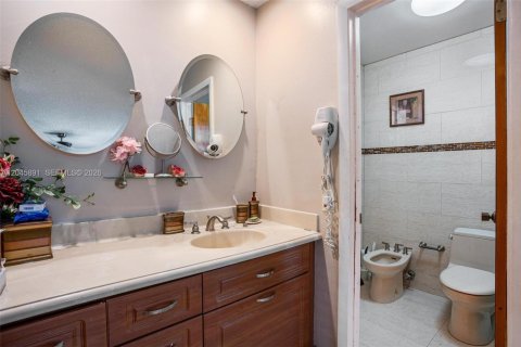 Купить виллу или дом в Майами, Флорида 3 спальни, 162.02м2, № 2145893 - фото 17