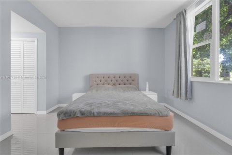 Condominio en venta en Hollywood, Florida, 1 dormitorio, 78.41 m2 № 1920952 - foto 22