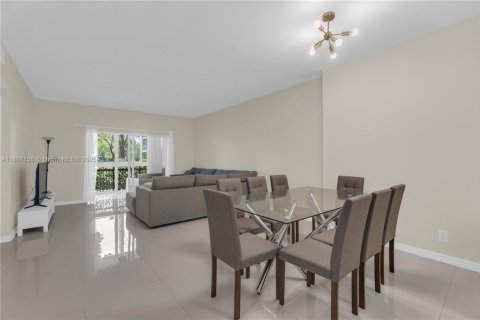 Condominio en venta en Hollywood, Florida, 1 dormitorio, 78.41 m2 № 1920952 - foto 11