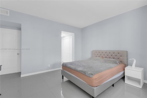 Condominio en venta en Hollywood, Florida, 1 dormitorio, 78.41 m2 № 1920952 - foto 19