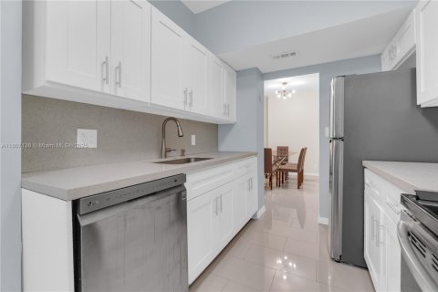 Condominio en venta en Hollywood, Florida, 1 dormitorio, 78.41 m2 № 1920952 - foto 3