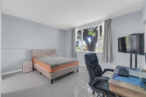 Condominio en venta en Hollywood, Florida, 1 dormitorio, 78.41 m2 № 1920952 - foto 18