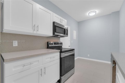 Condominio en venta en Hollywood, Florida, 1 dormitorio, 78.41 m2 № 1920952 - foto 13