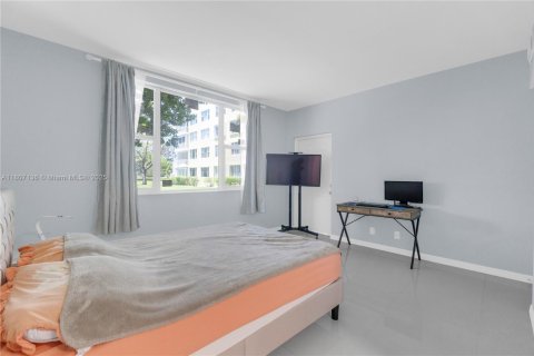 Condominio en venta en Hollywood, Florida, 1 dormitorio, 78.41 m2 № 1920952 - foto 20
