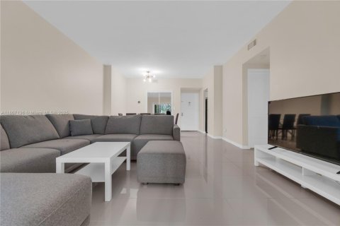 Condominio en venta en Hollywood, Florida, 1 dormitorio, 78.41 m2 № 1920952 - foto 6