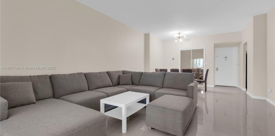 Condominio en Hollywood, Florida, 1 dormitorio № 1920952