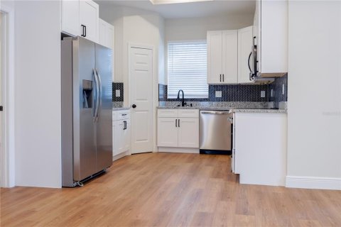 House in Tampa, Florida 3 bedrooms, 149.29 sq.m. № 1540033 - photo 14