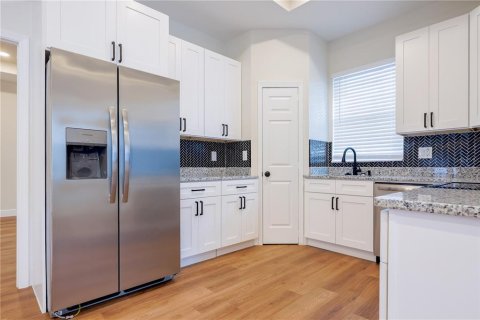 House in Tampa, Florida 3 bedrooms, 149.29 sq.m. № 1540033 - photo 16