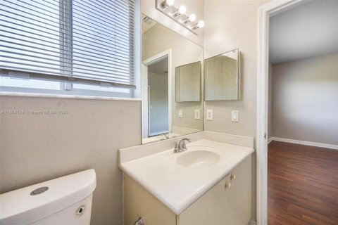 Townhouse in Homestead, Florida 3 bedrooms, 120.31 sq.m. № 1747922 - photo 24