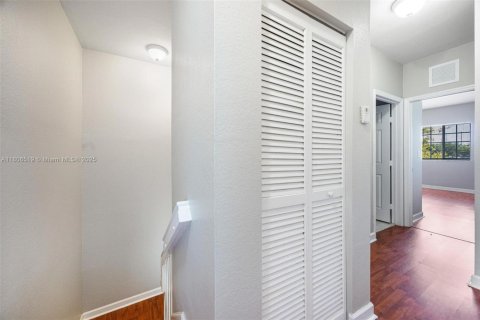 Townhouse in Homestead, Florida 3 bedrooms, 120.31 sq.m. № 1747922 - photo 13