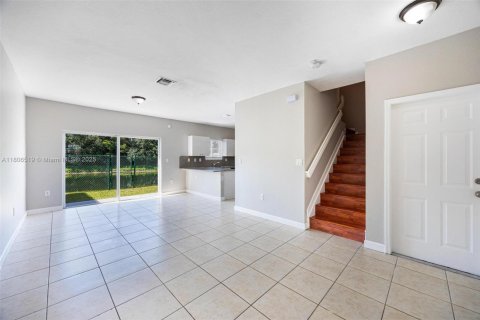 Townhouse in Homestead, Florida 3 bedrooms, 120.31 sq.m. № 1747922 - photo 10