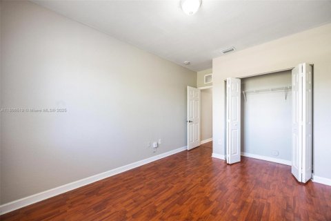Townhouse in Homestead, Florida 3 bedrooms, 120.31 sq.m. № 1747922 - photo 22