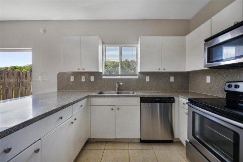 Townhouse in Homestead, Florida 3 bedrooms, 120.31 sq.m. № 1747922 - photo 7