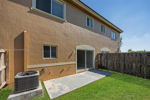 Townhouse in Homestead, Florida 3 bedrooms, 120.31 sq.m. № 1747922 - photo 29