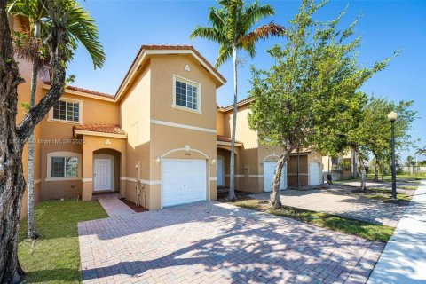 Townhouse in Homestead, Florida 3 bedrooms, 120.31 sq.m. № 1747922 - photo 2