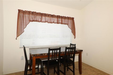 House in Summerfield, Florida 2 bedrooms, 180.42 sq.m. № 1912595 - photo 17