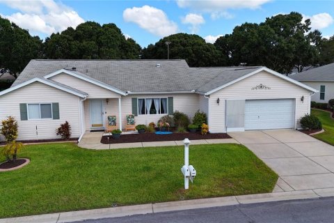 House in Summerfield, Florida 2 bedrooms, 180.42 sq.m. № 1912595 - photo 2