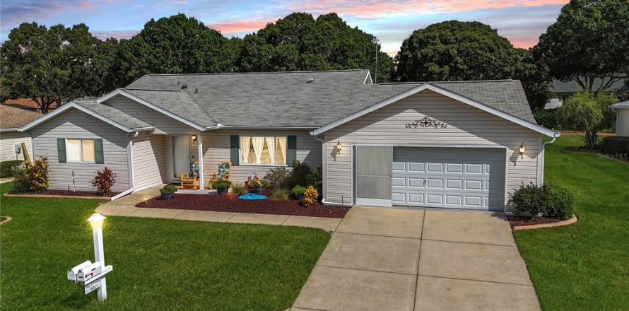 House in Summerfield, Florida 2 bedrooms, 180.42 sq.m. № 1912595