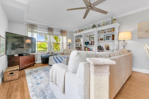 Townhouse in West Palm Beach, Florida 2 bedrooms, 125.42 sq.m. № 2392936 - photo 30