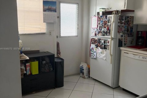 Copropriété à vendre à Hallandale Beach, Floride: 1 chambre, 71.53 m2 № 1888974 - photo 15