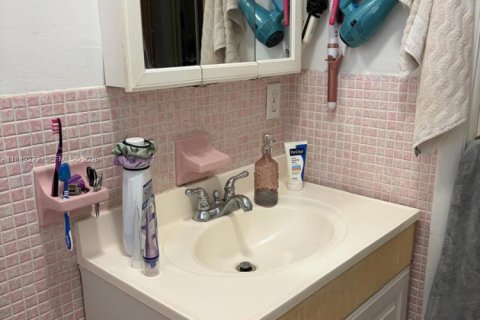 Copropriété à vendre à Hallandale Beach, Floride: 1 chambre, 71.53 m2 № 1888974 - photo 23