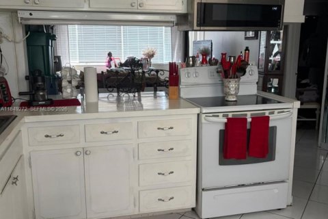 Copropriété à vendre à Hallandale Beach, Floride: 1 chambre, 71.53 m2 № 1888974 - photo 13