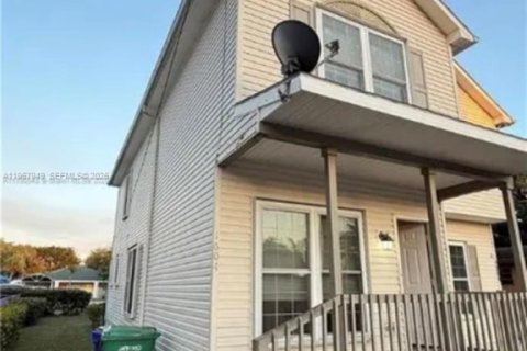 Immobilier commercial à vendre à Fort Lauderdale, Floride: 204.57 m2 № 2029199 - photo 2