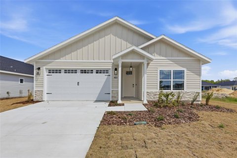 House in Gainesville, Florida 3 bedrooms, 165.09 sq.m. № 2195293
