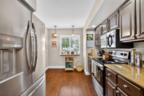 Townhouse in Ocala, Florida 3 bedrooms, 181.72 sq.m. № 1911451 - photo 6