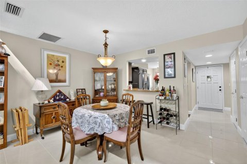 Townhouse in Ocala, Florida 3 bedrooms, 181.72 sq.m. № 1911451 - photo 11