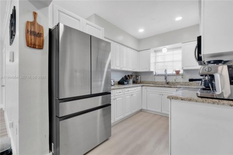 Купить виллу или дом в Норт-Майами-Бич, Флорида 4 спальни, 161.28м2, № 2027316 - фото 9