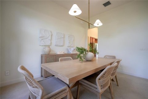 Villa ou maison à vendre à Sorrento, Floride: 4 chambres, 249.54 m2 № 1831477 - photo 13