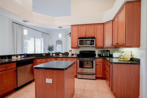 Villa ou maison à vendre à Sorrento, Floride: 4 chambres, 249.54 m2 № 1831477 - photo 19