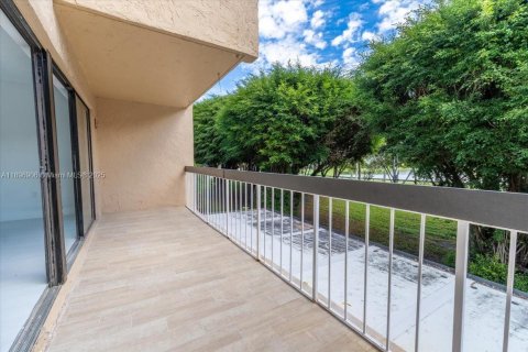 Villa ou maison à louer à Miami, Floride: 3 chambres, 142.7 m2 № 1947860 - photo 24