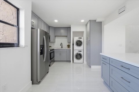 Villa ou maison à louer à Miami, Floride: 3 chambres, 142.7 m2 № 1947860 - photo 6