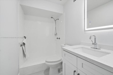 Villa ou maison à louer à Miami, Floride: 3 chambres, 142.7 m2 № 1947860 - photo 14