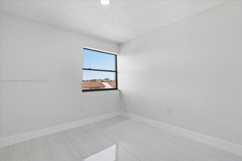 Villa ou maison à louer à Miami, Floride: 3 chambres, 142.7 m2 № 1947860 - photo 22