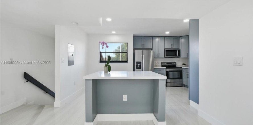 Villa ou maison à Miami, Floride 3 chambres, 142.7 m2 № 1947860