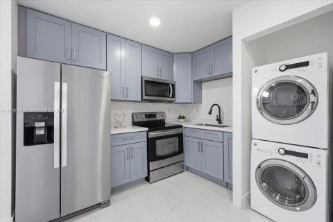 Villa ou maison à louer à Miami, Floride: 3 chambres, 142.7 m2 № 1947860 - photo 4