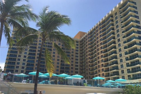Copropriété à louer à Hollywood, Floride: 1 chambre, 77.57 m2 № 1871435 - photo 15