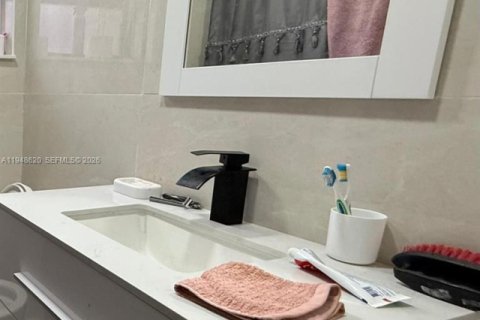 Снять в аренду коммерческую недвижимость в Хайалиа, Флорида 1 спальня, 49.24м2, № 2005306 - фото 5