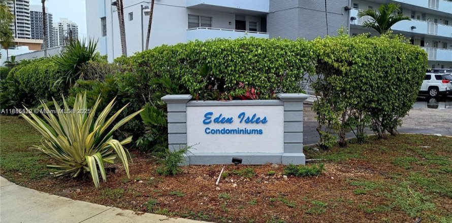 Condominio en North Miami Beach, Florida, 1 dormitorio  № 2034251