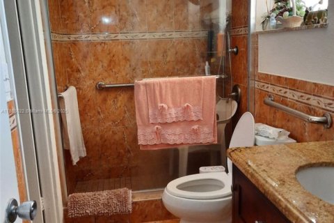 Condominio en venta en North Miami Beach, Florida, 1 dormitorio, 75.44 m2 № 2034251 - foto 12