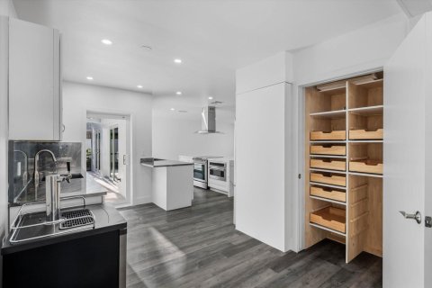Villa ou maison à louer à Boca Raton, Floride: 3 chambres, 168.34 m2 № 2372379 - photo 4