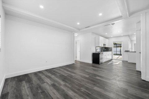 Villa ou maison à louer à Boca Raton, Floride: 3 chambres, 168.34 m2 № 2372379 - photo 6
