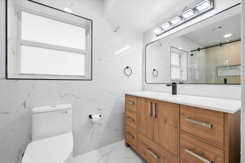 Villa ou maison à louer à Boca Raton, Floride: 3 chambres, 168.34 m2 № 2372379 - photo 11