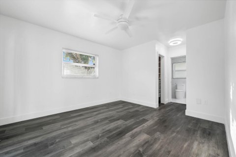 Villa ou maison à louer à Boca Raton, Floride: 3 chambres, 168.34 m2 № 2372379 - photo 8