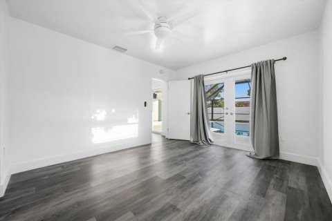 Villa ou maison à louer à Boca Raton, Floride: 3 chambres, 168.34 m2 № 2372379 - photo 9